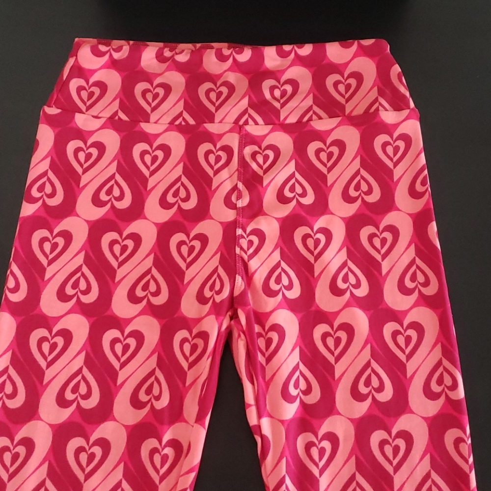 LulaRoe limited edition Valentine Heart leggings
